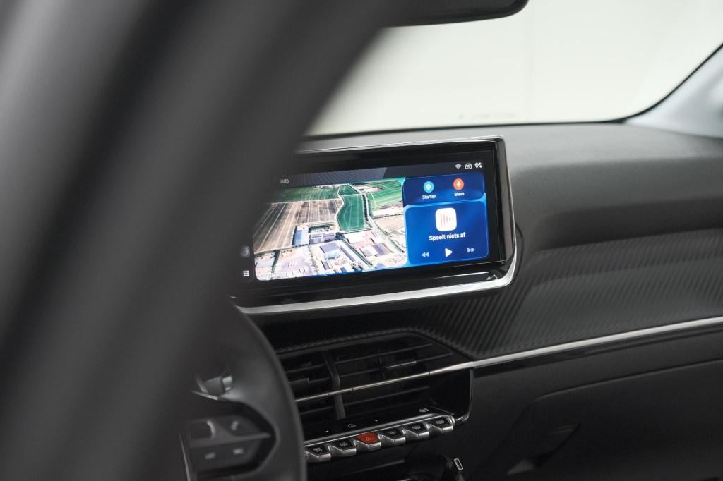 Peugeot 208 1.2 hybrid 110 e-dcs6 allure | apple carplay | parkeersensoren 