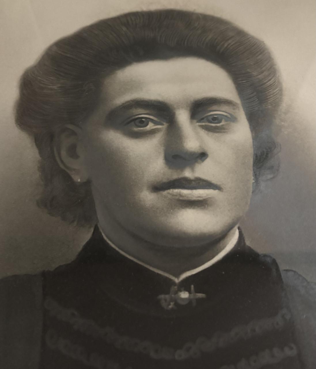 Antiek portret van dame, Atelier P.J. van Schaick, ca. 1900-