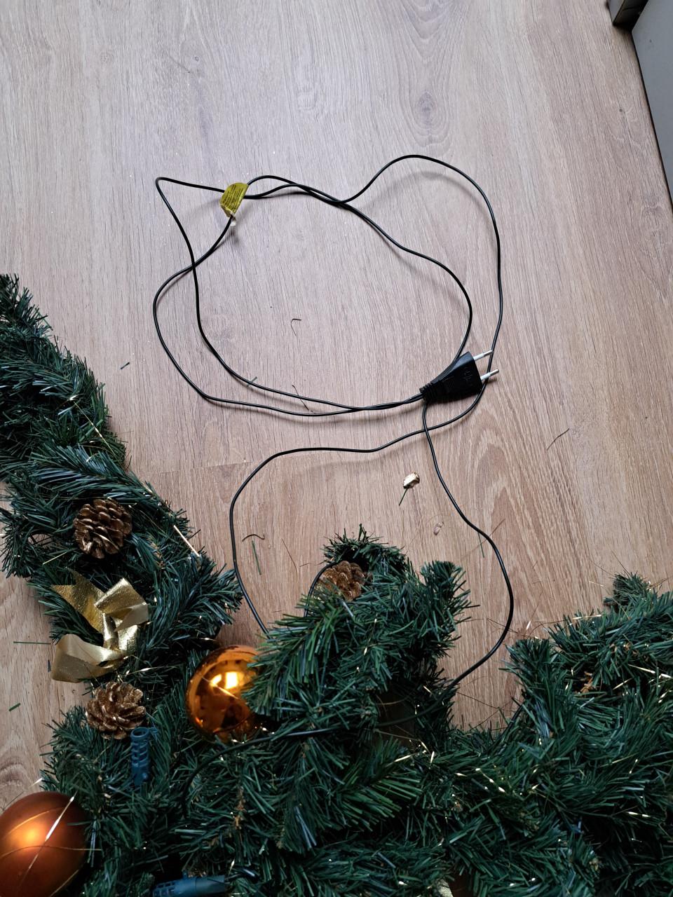Schitterende kerst quirlande compleet met verlichting.