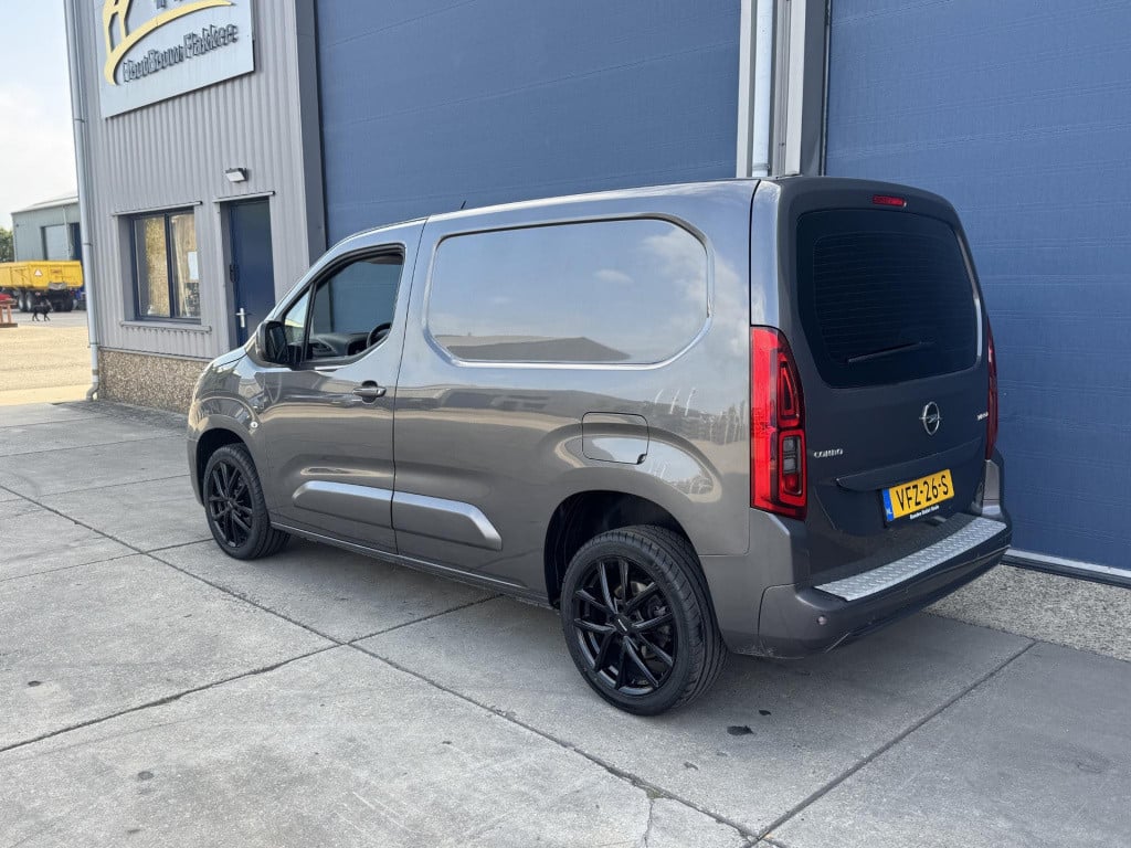 Opel Combo 1.5d l1h1 innovation airco / cruise controle / navi / euro 6