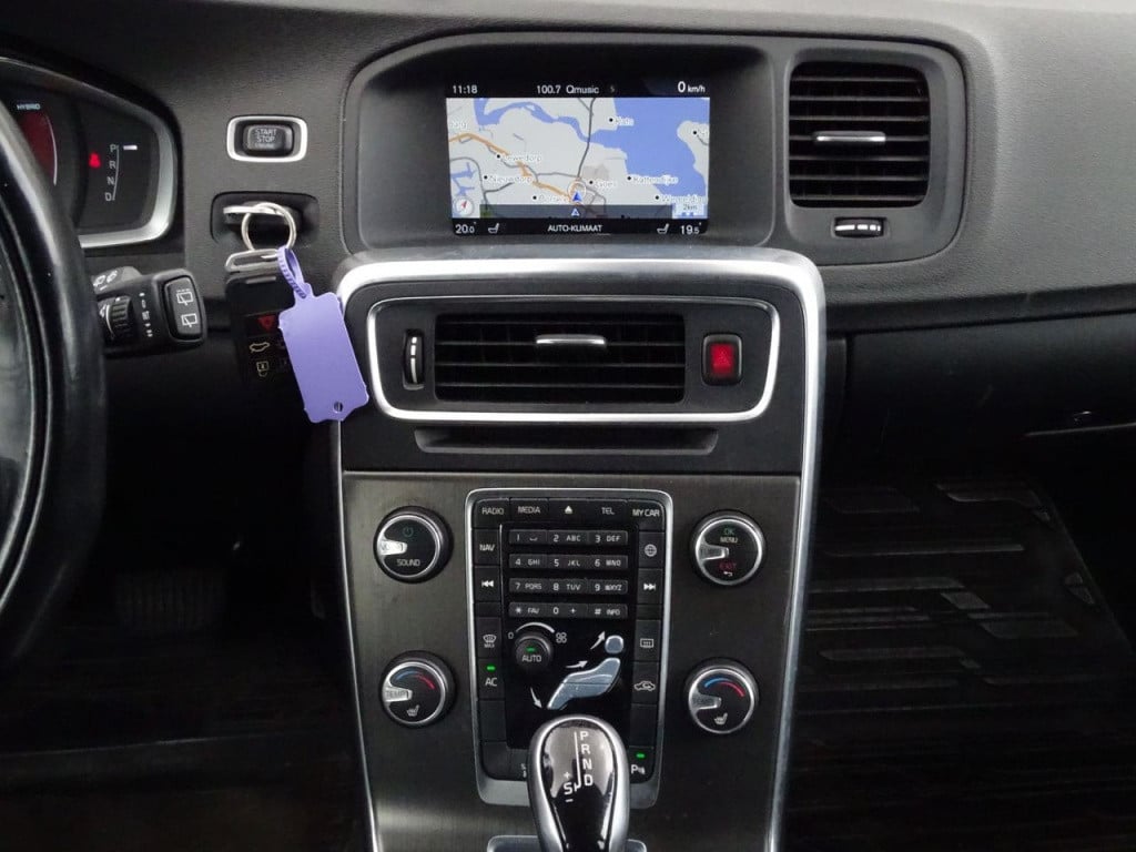 Volvo V60 2.4 d6 awd plug-in hybrid summum | xenon | leder | memory | pdc