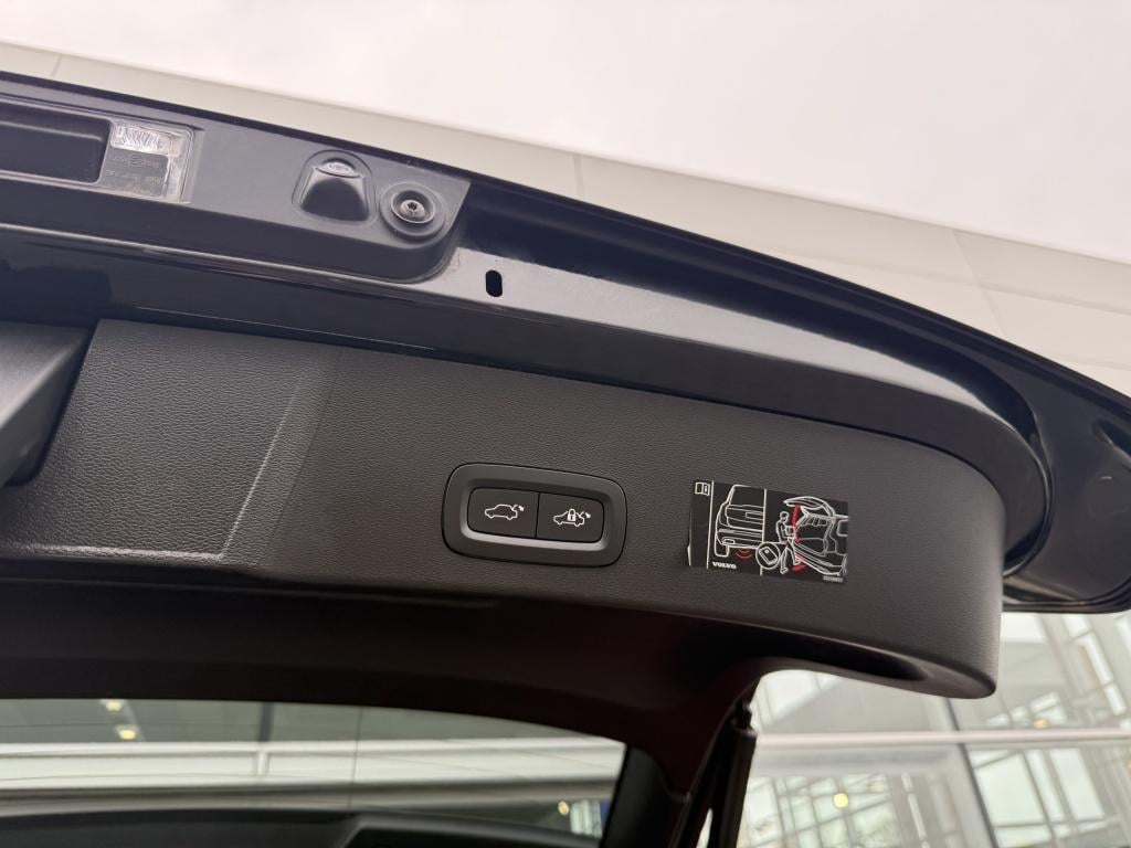 Volvo XC40 t5 262pk recharge r-design| panodak| adap.cruise| trekhaak| came