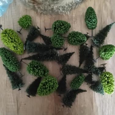 Modelbouw / trein boompjes 29 stuks