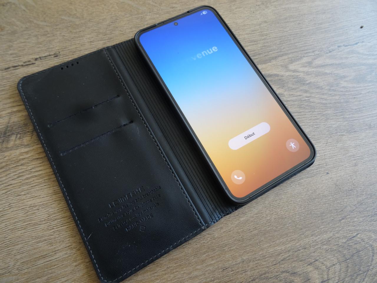 Samsung Galaxy S23+ + leren hoesje – zo goed als nieuw