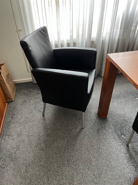 Eettafel met stoelen