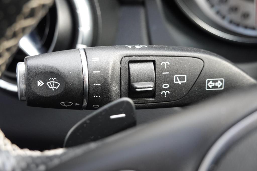 Mercedes-Benz Cla shooting brake 180 orangeart edition