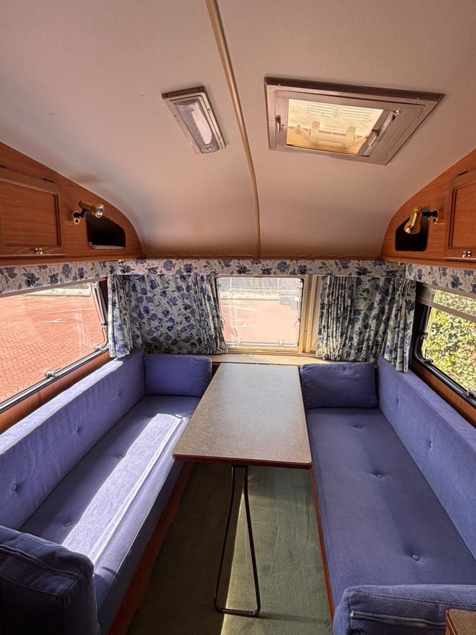 Caravan Award Transtar 8020