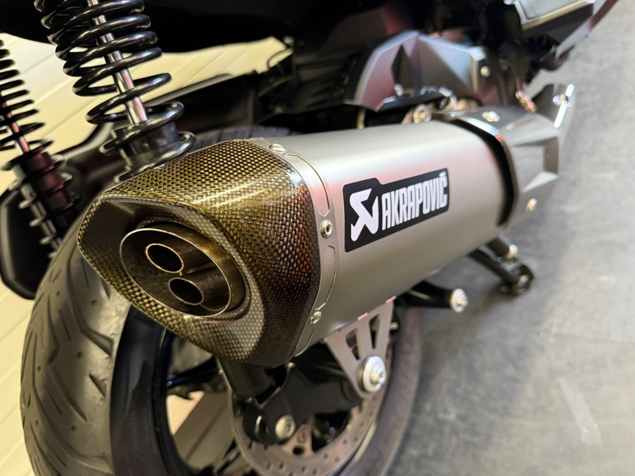 Gave en complete BMW C400 GT motorscooter!