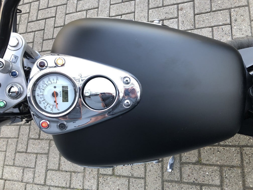 Honda VT750C2, licht verbouwde chopper uit 1997, geschikt voor A2, €2295,-
