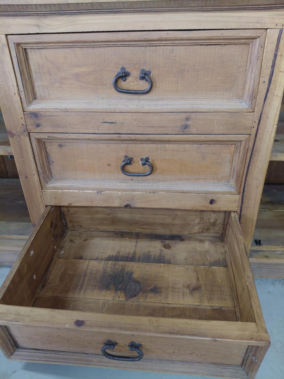 Massief houten dressoir