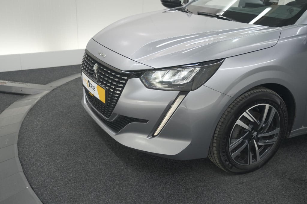 Peugeot 208 puretech 100 allure | camera | navigatie | parkeersensoren | ap