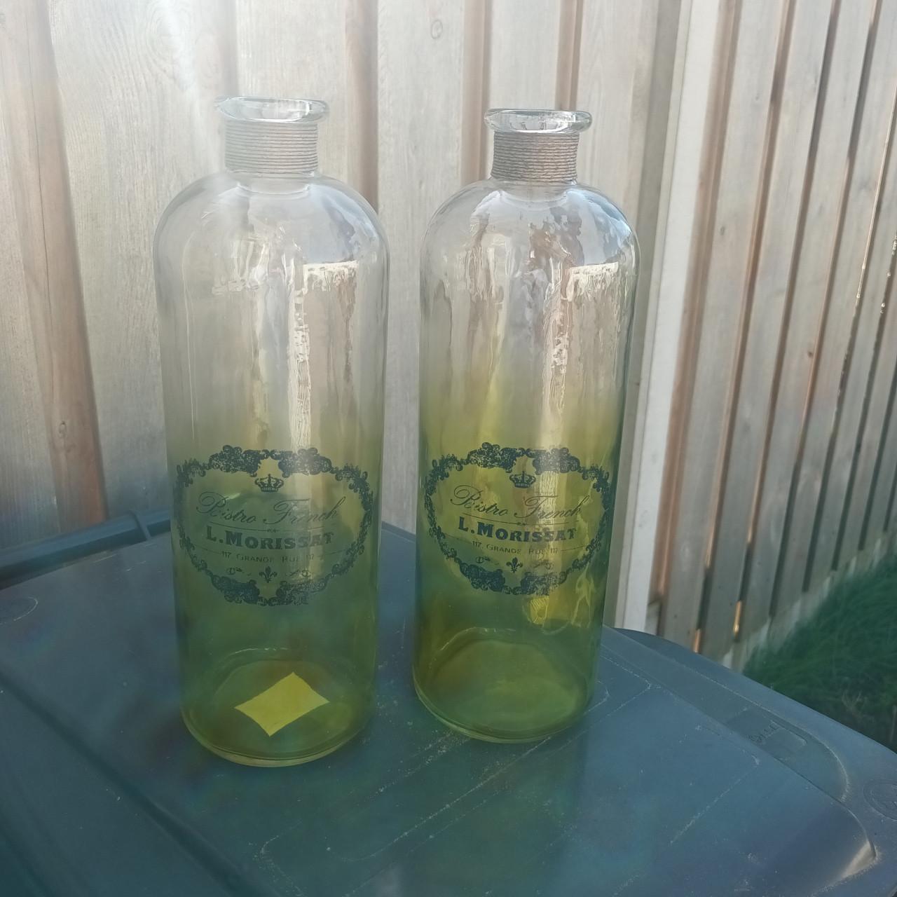 2 mooie hoge sierflessen