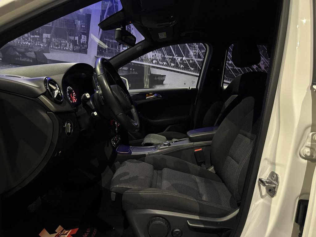 Mercedes-Benz B-Klasse 180 *nl-auto*camera*trekhaak*led*navi*