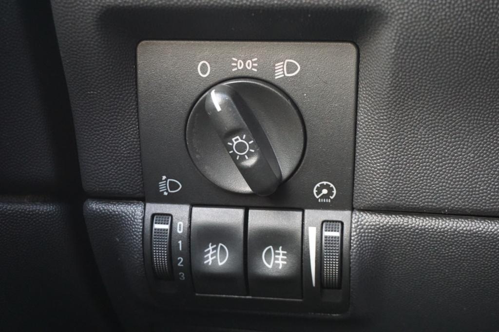 Opel Corsa 1.2-16v silverline airco / elektr. ramen / parkeersens. / lm vel