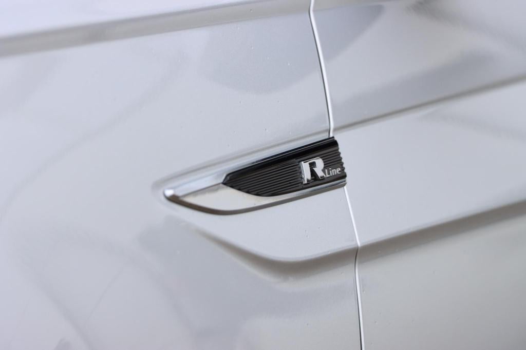 Volkswagen Polo 1.0 tsi highline r-line | stoelverwarming | adaptive