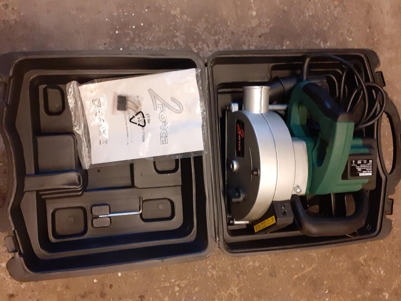 NIEUWE Muurfrees in koffer 2-force