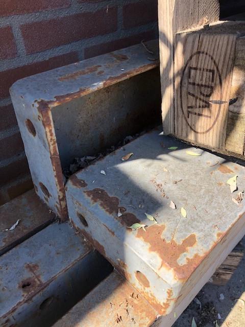 IJzer U balk.  UNP 180