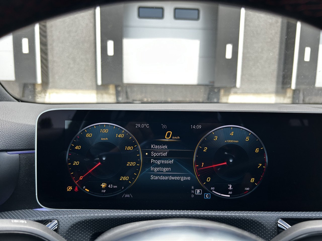 Mercedes A-klasse 200 AMG-LINE /GARANTIE/CARPLAY/APK/STOEL