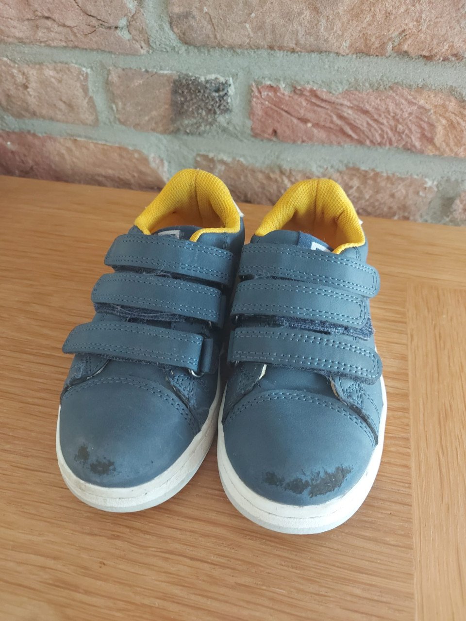 Z.g.a.n. blauw gele sneakers (maat 26 | klittenband | monstertje )