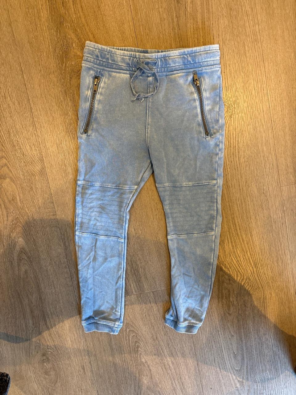 Jogginbroekje maat 110