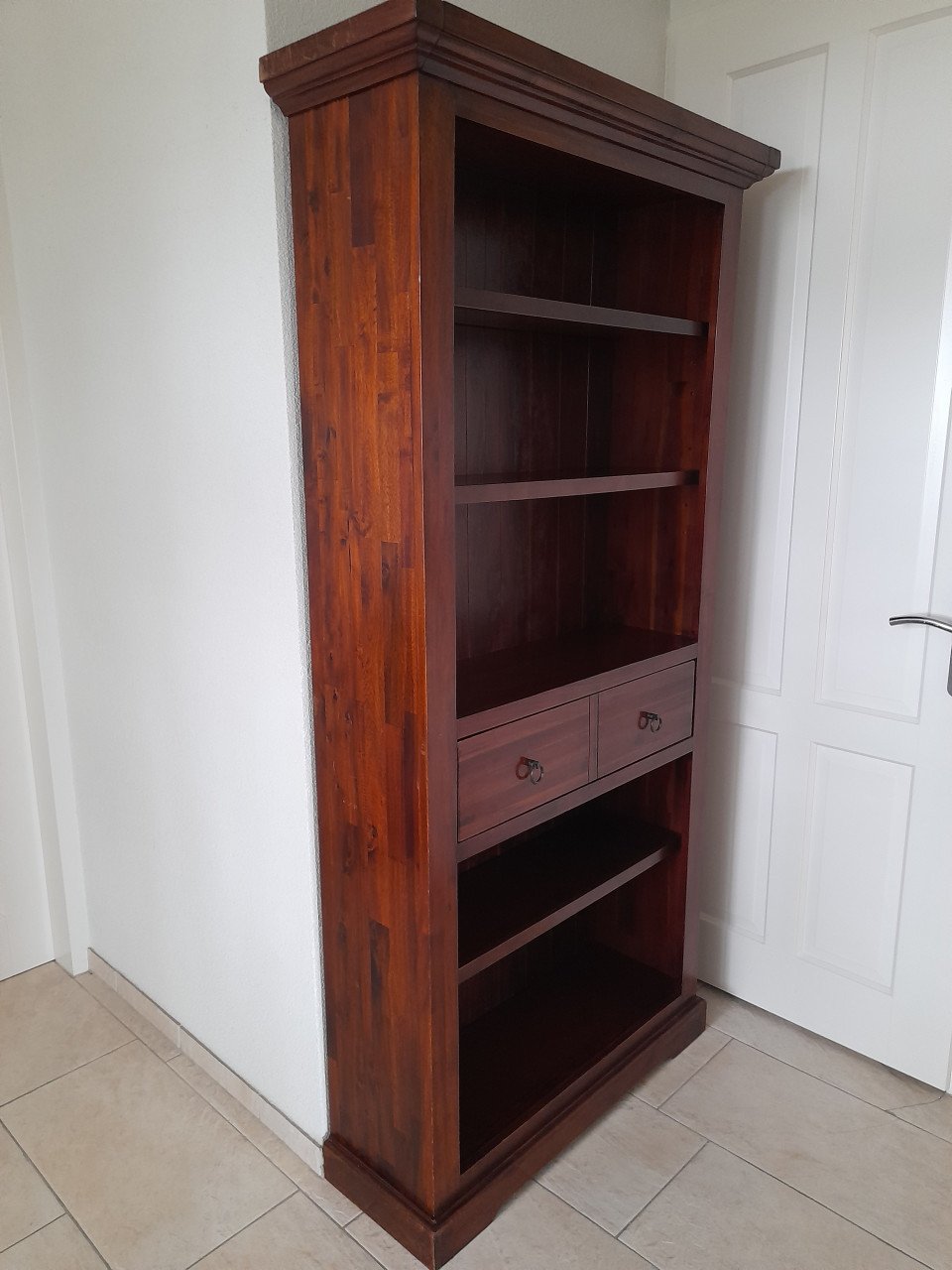Mooie stevige Boekenkast 100 x 34,5 x 200H ( in goede nette staat )
