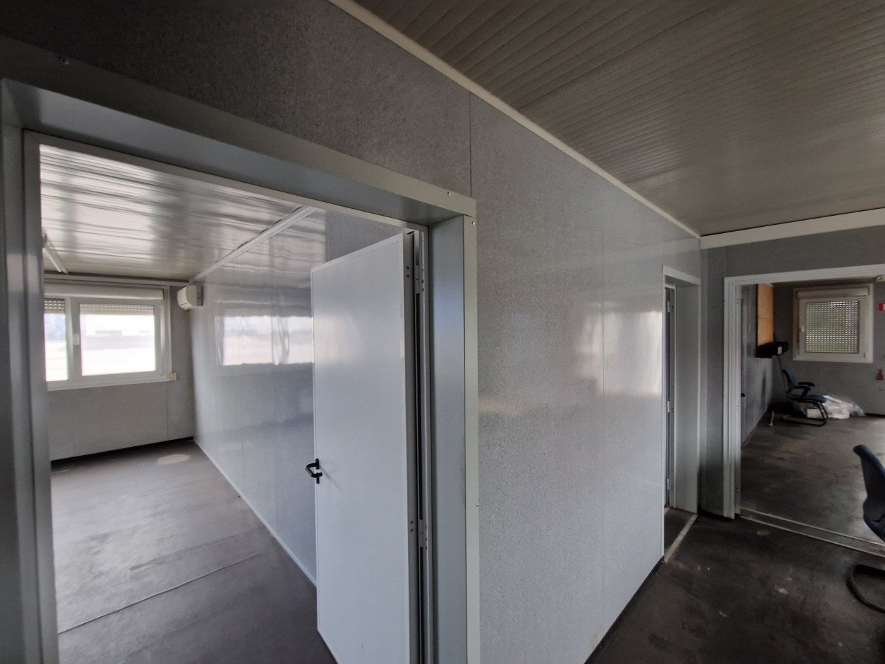 Woonunit / tijdelijke woning / kantoorunit 12x9m 108m2