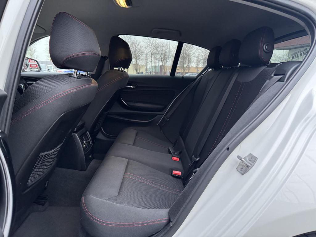 BMW 1 Serie 118i corporate lease executive sport-line nl-auto incl. trekhaa