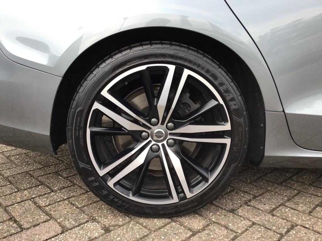Volvo V60 t8 390pk awd r-design| full options ! trekhaak