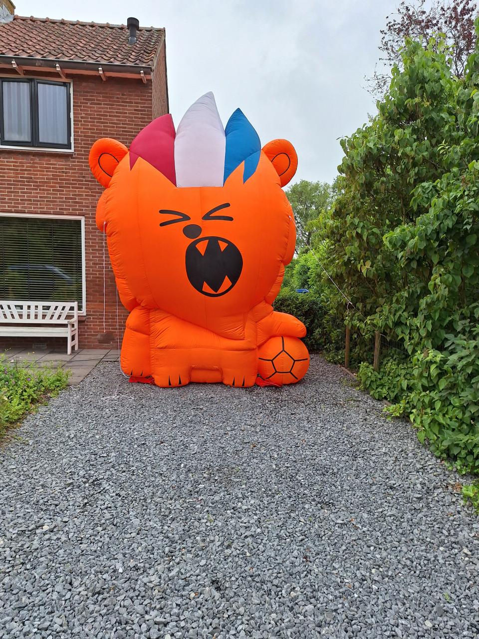 Div, Kinderspelen en attracties te huur.-