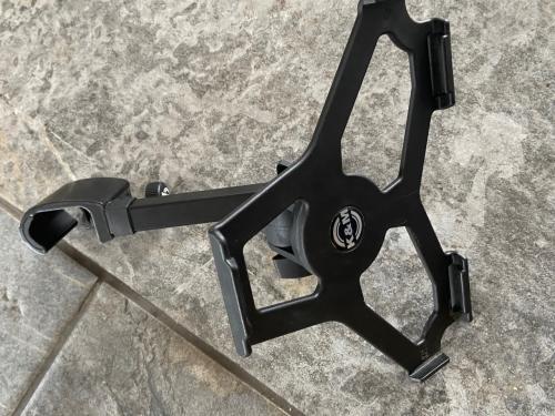 Ipad houder voor bevestiging op microfoonstatief