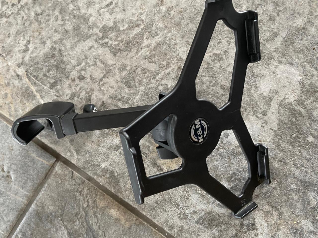 Ipad houder voor bevestiging op microfoonstatief