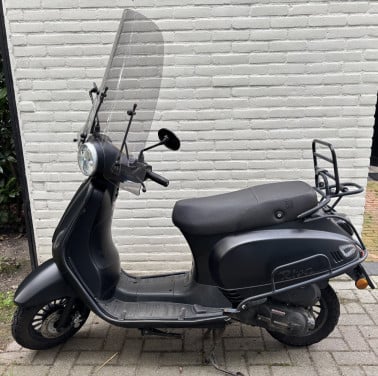 BTC Riva scooter mat zwart