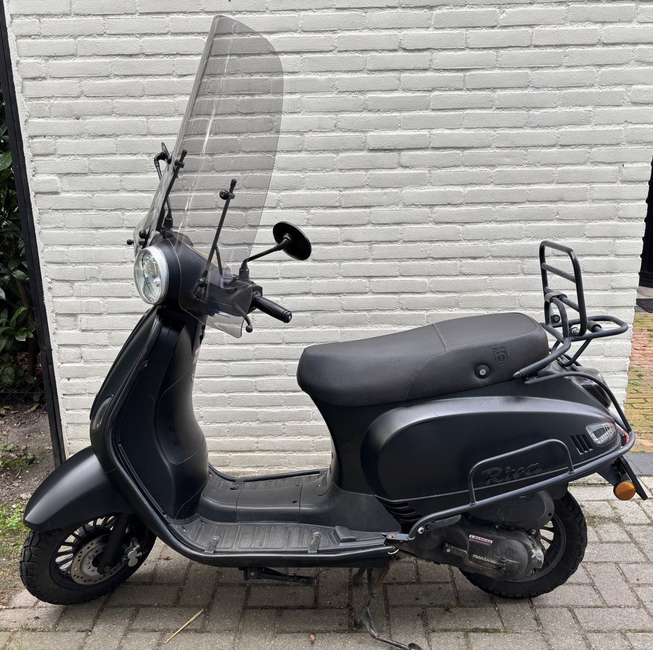 BTC Riva scooter mat zwart