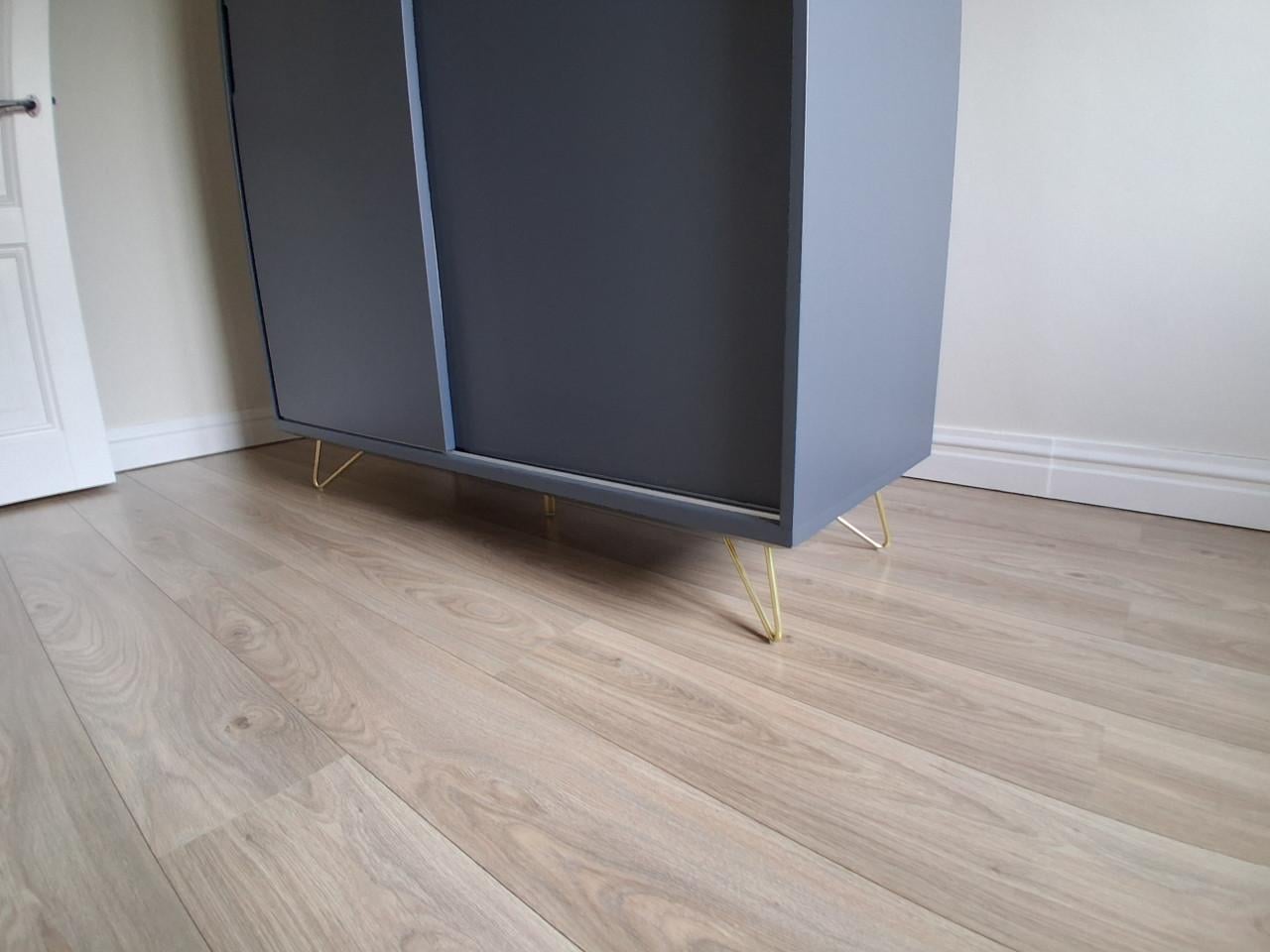 Kleding kast donkergrijs, van MADE