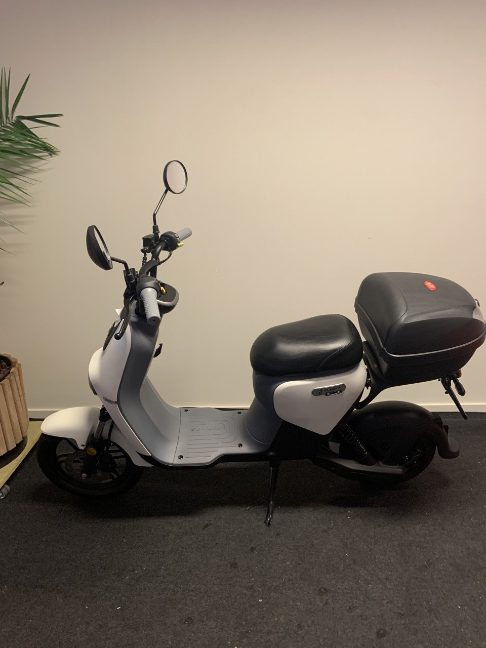 SEGWAY B100S KLEUR WIT 25KM NU 995,= RIJKLAAR