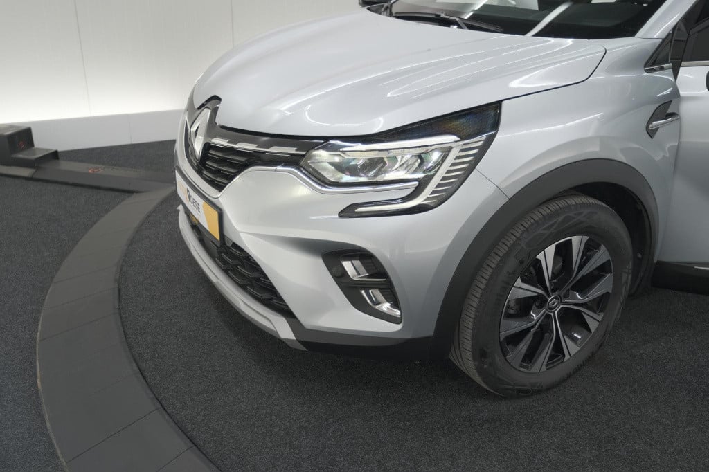 Renault Captur tce 140 edc techno | camera | 9.3 inch groot scherm | stoelv