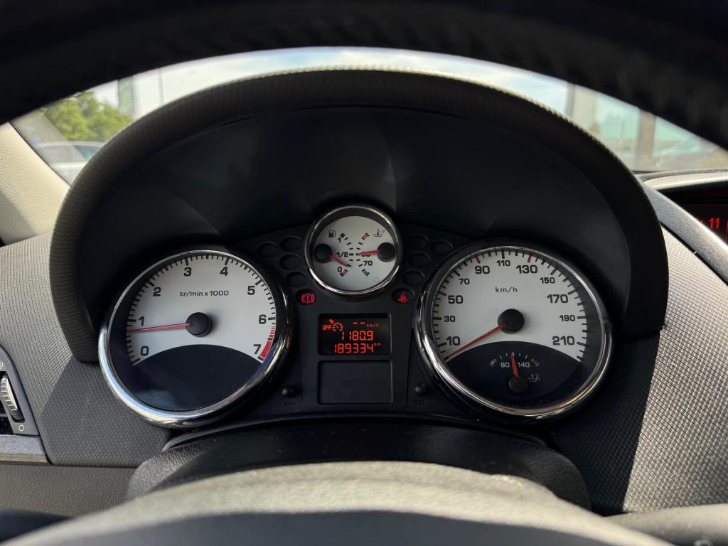Peugeot 207 1.6-16v xs pack * airco > camera