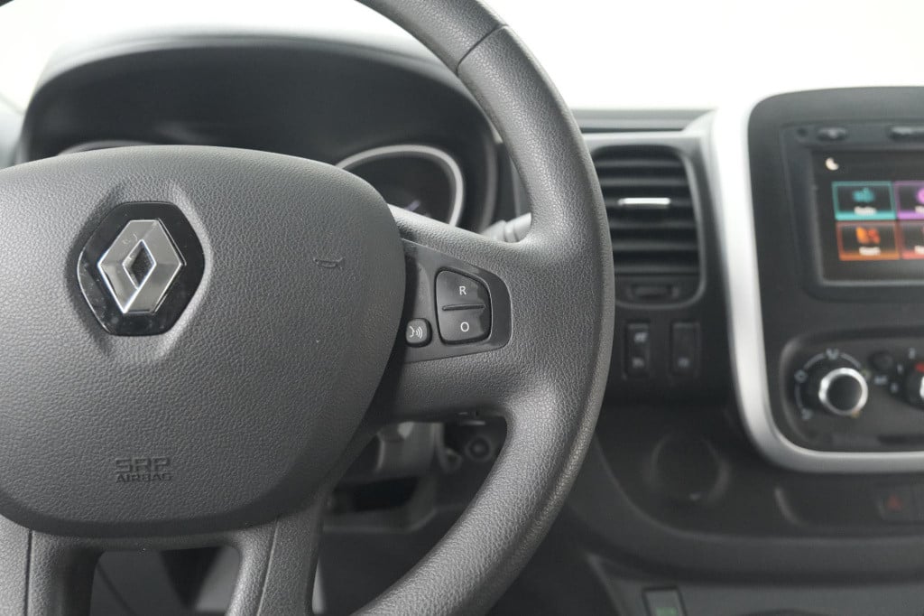 Renault Trafic 2.0 dci 120 t27 l1h1 work edition | trekhaak | apple carplay