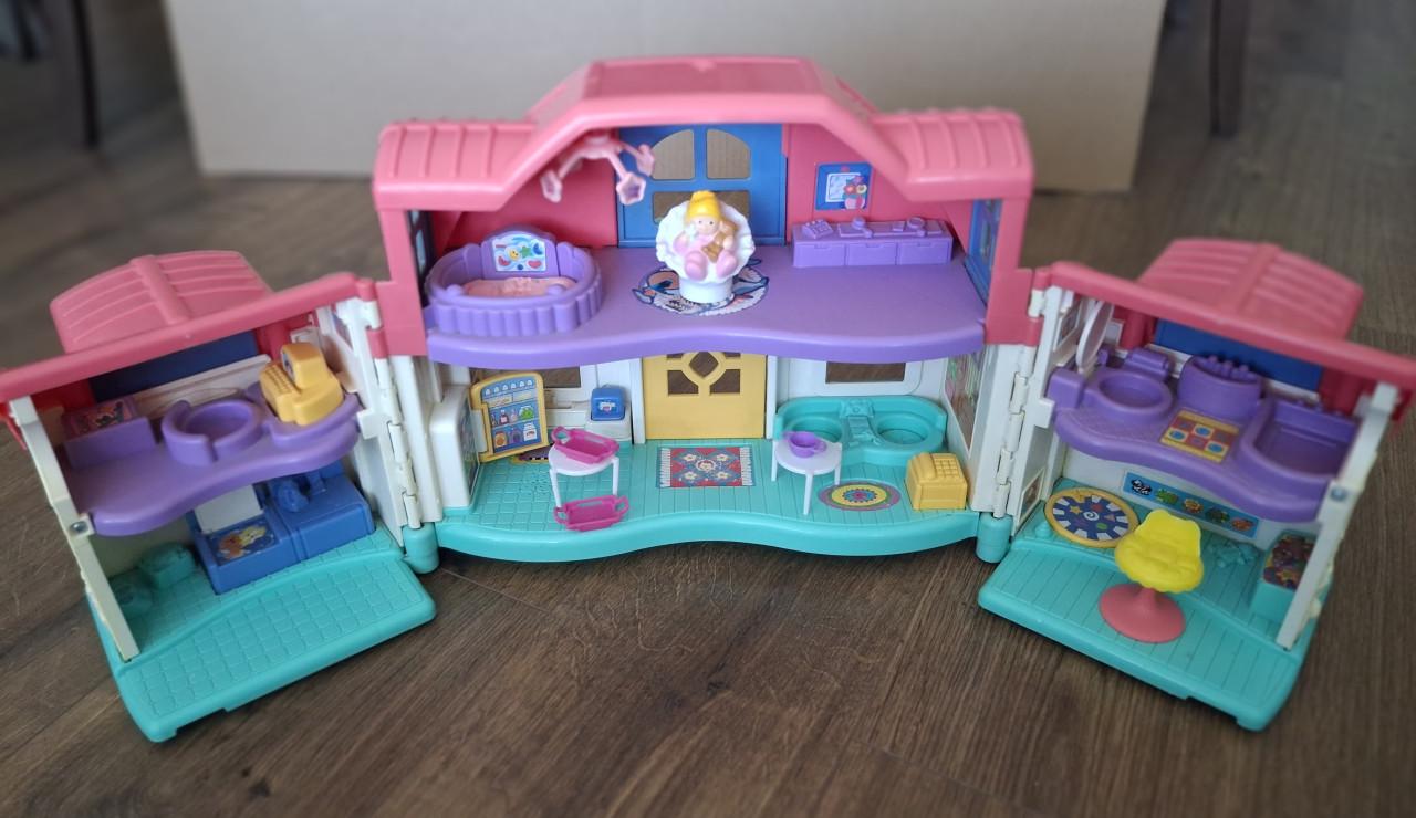 Little People, Speelhuisje