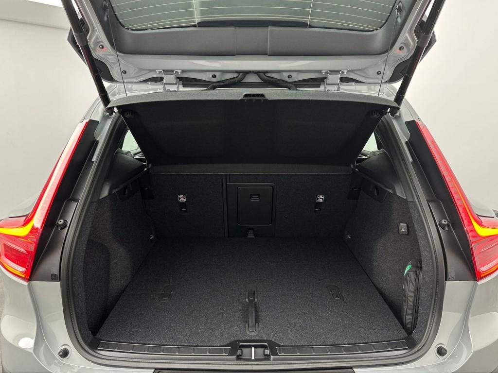 Volvo XC40 b4 gt plus dark visual park assist