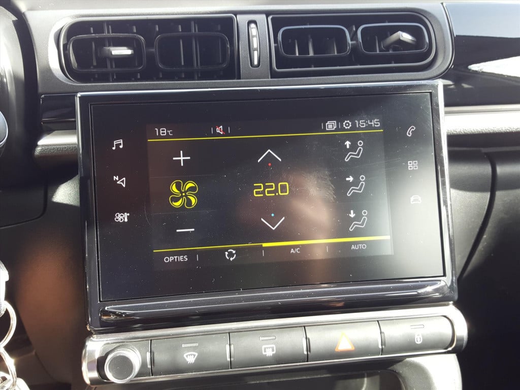 Citroen C3 1.2 puretech 82pk s&s feel navigatie | trekhaak | cruise & clima