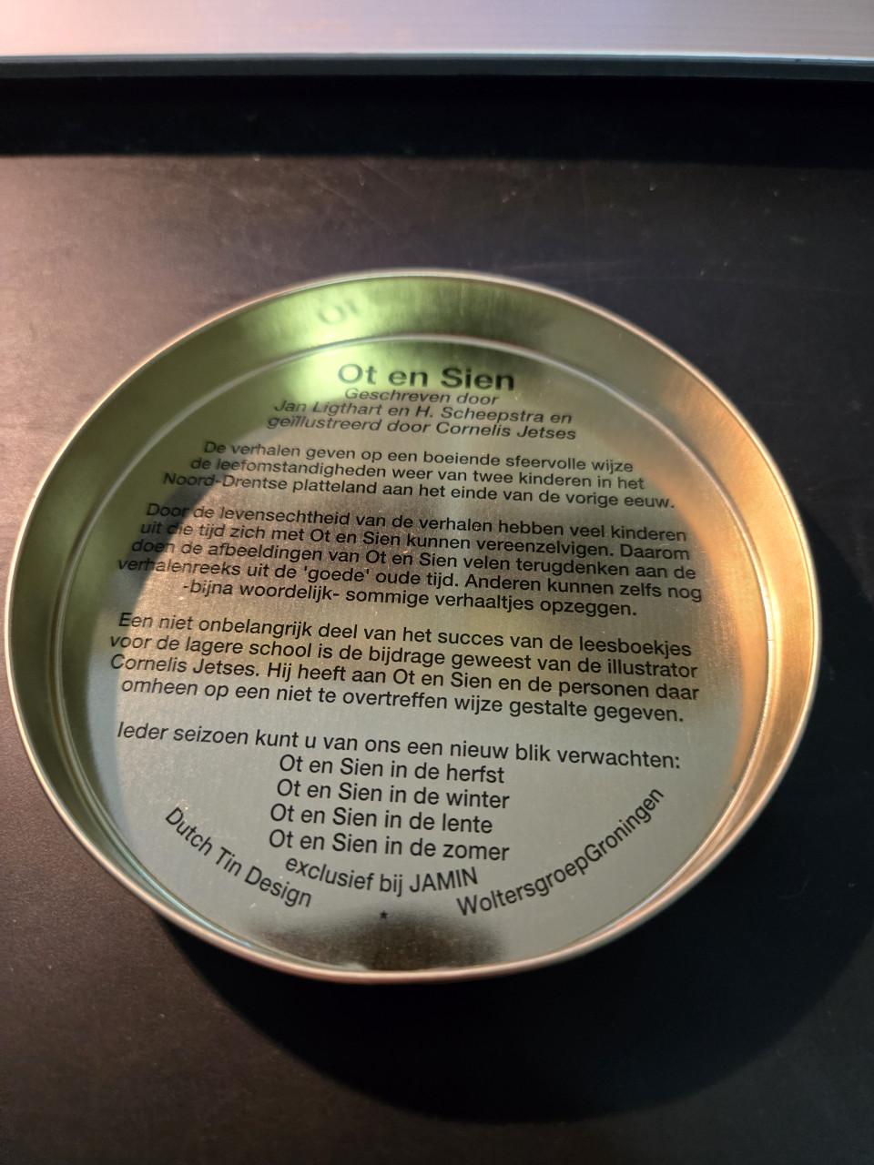 Nostalgisch, vintage blik van Ot en Sien,Hoogte 12.5 cm Ø 10 cm