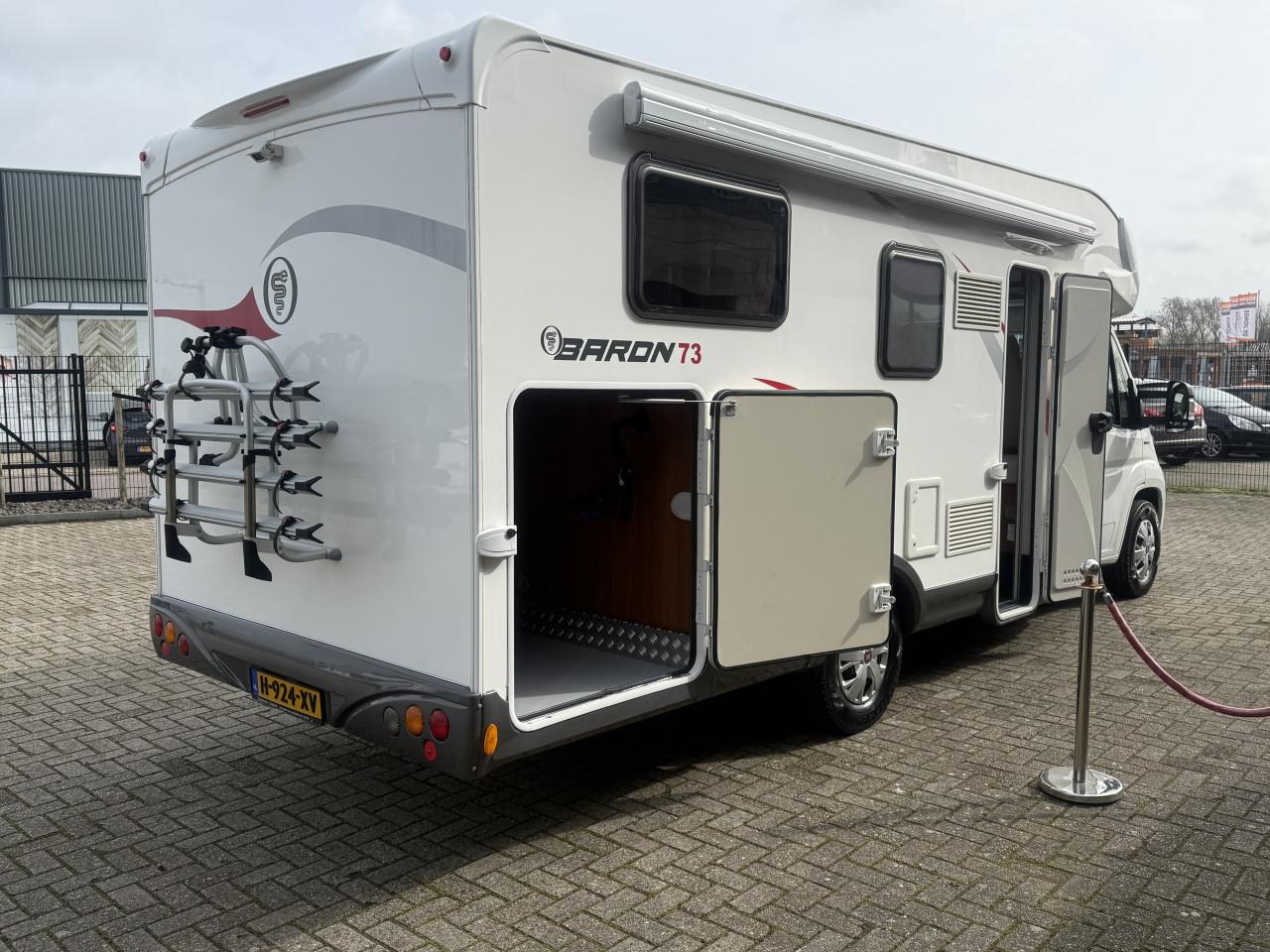 Elnagh Baron 73 ( 2x lengtebedden,heftbed,garage,zeer netjes )