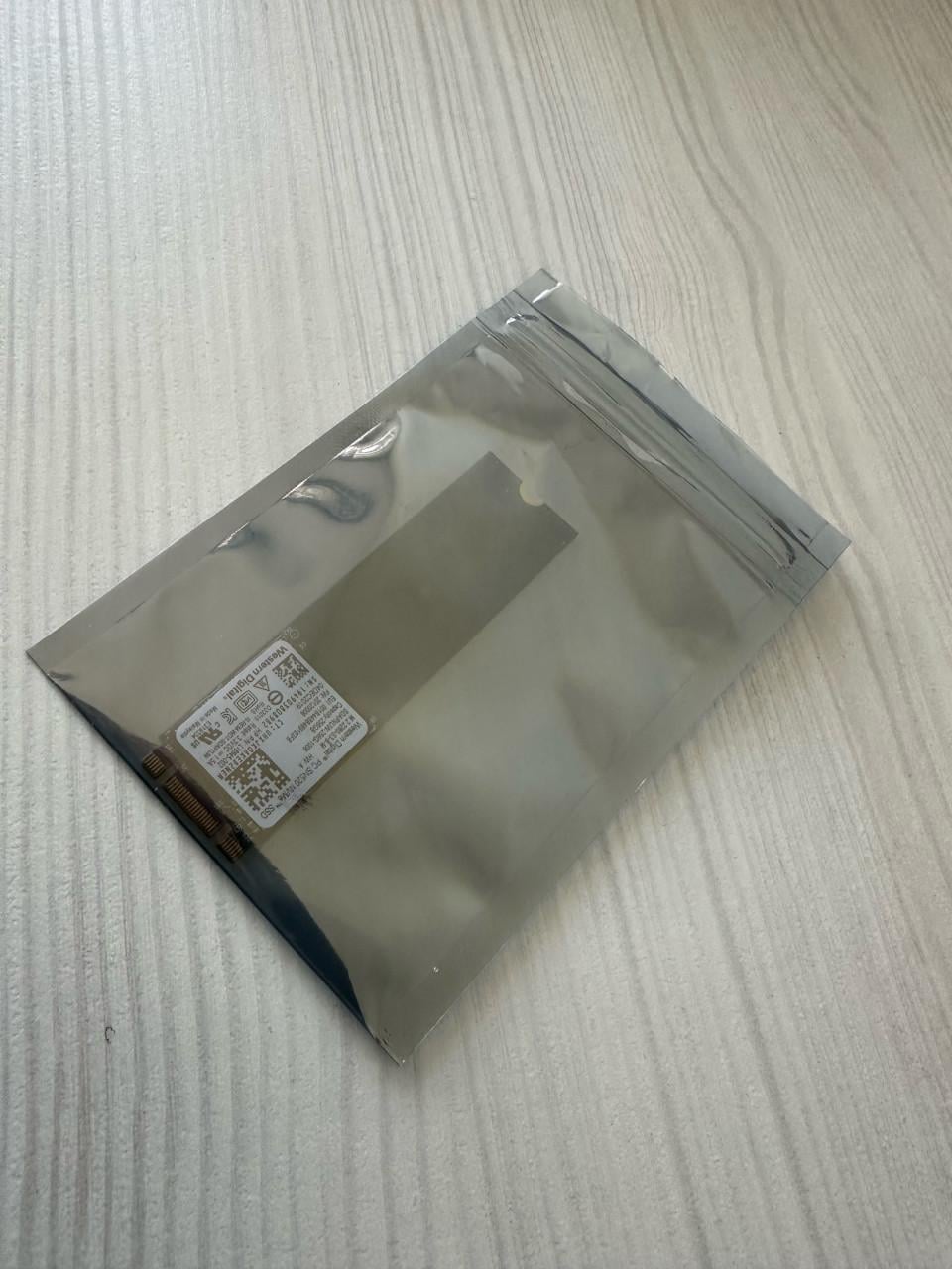 M.2 NVMe 256GB SSD . Geen koeriersdiensten !!