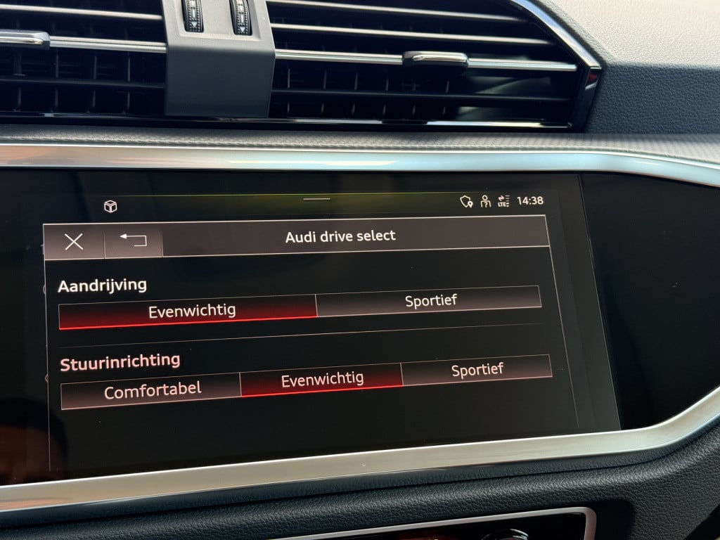 Audi Q3 sportback 45 tfsi e s-line | phev | matrix | stoelverwarming | digi