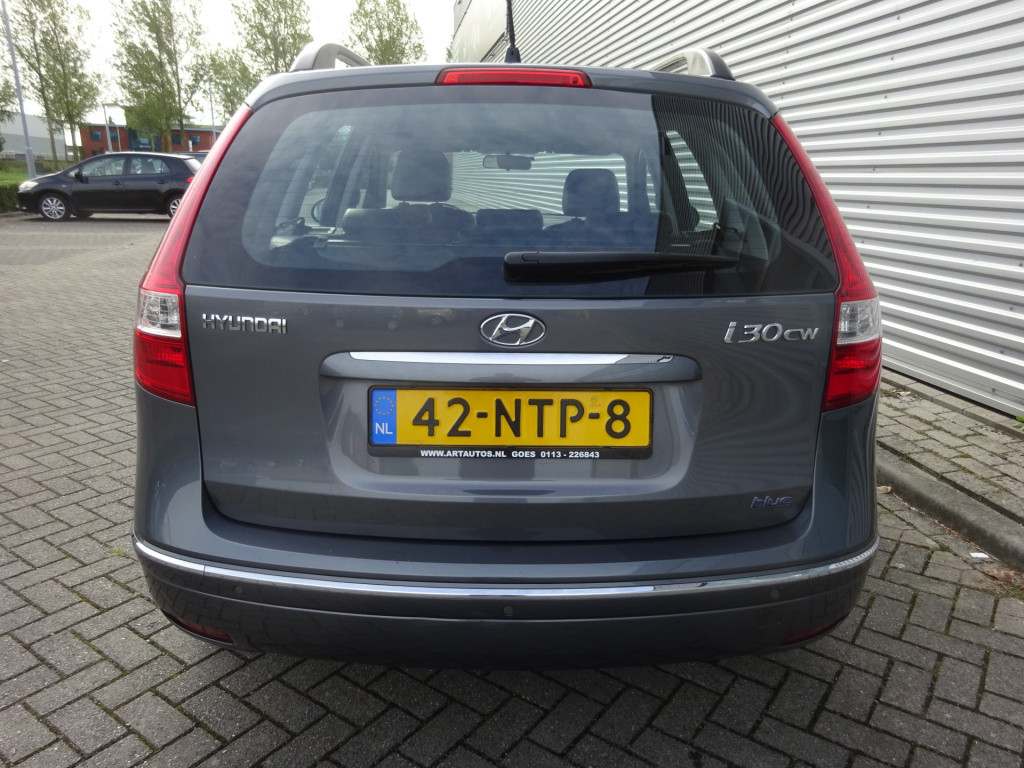 Hyundai I 30 cw 1.6i blue dynamic leder / climate control / lm velgen