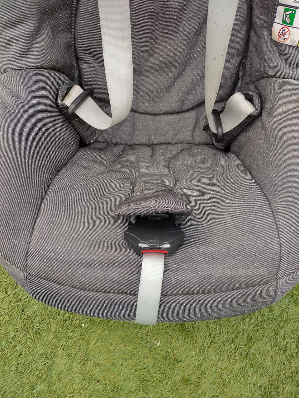 Maxi cosi 2wayfix onderstel + Maxi cosi 2way pearl autostoel