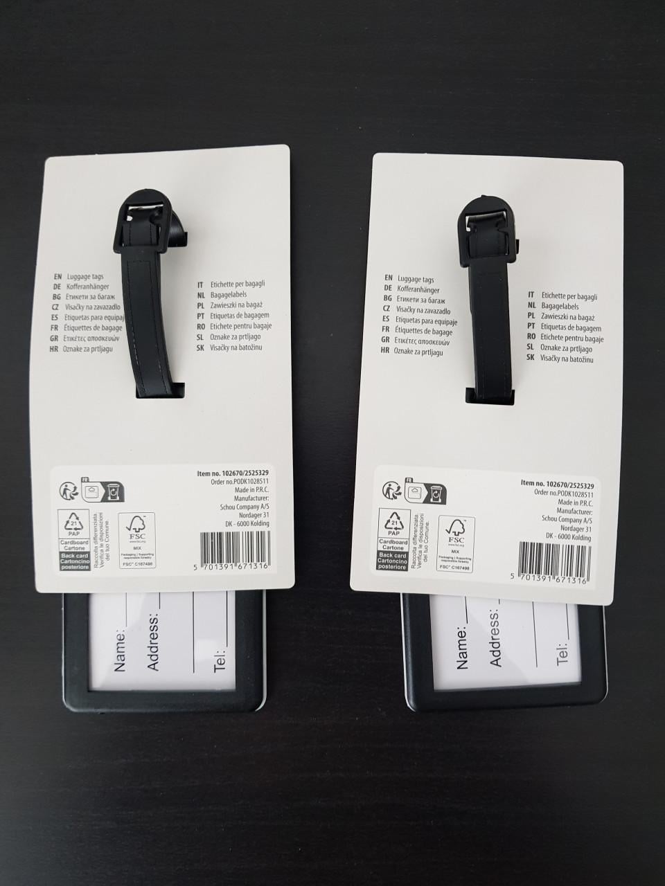 2 bagage labels