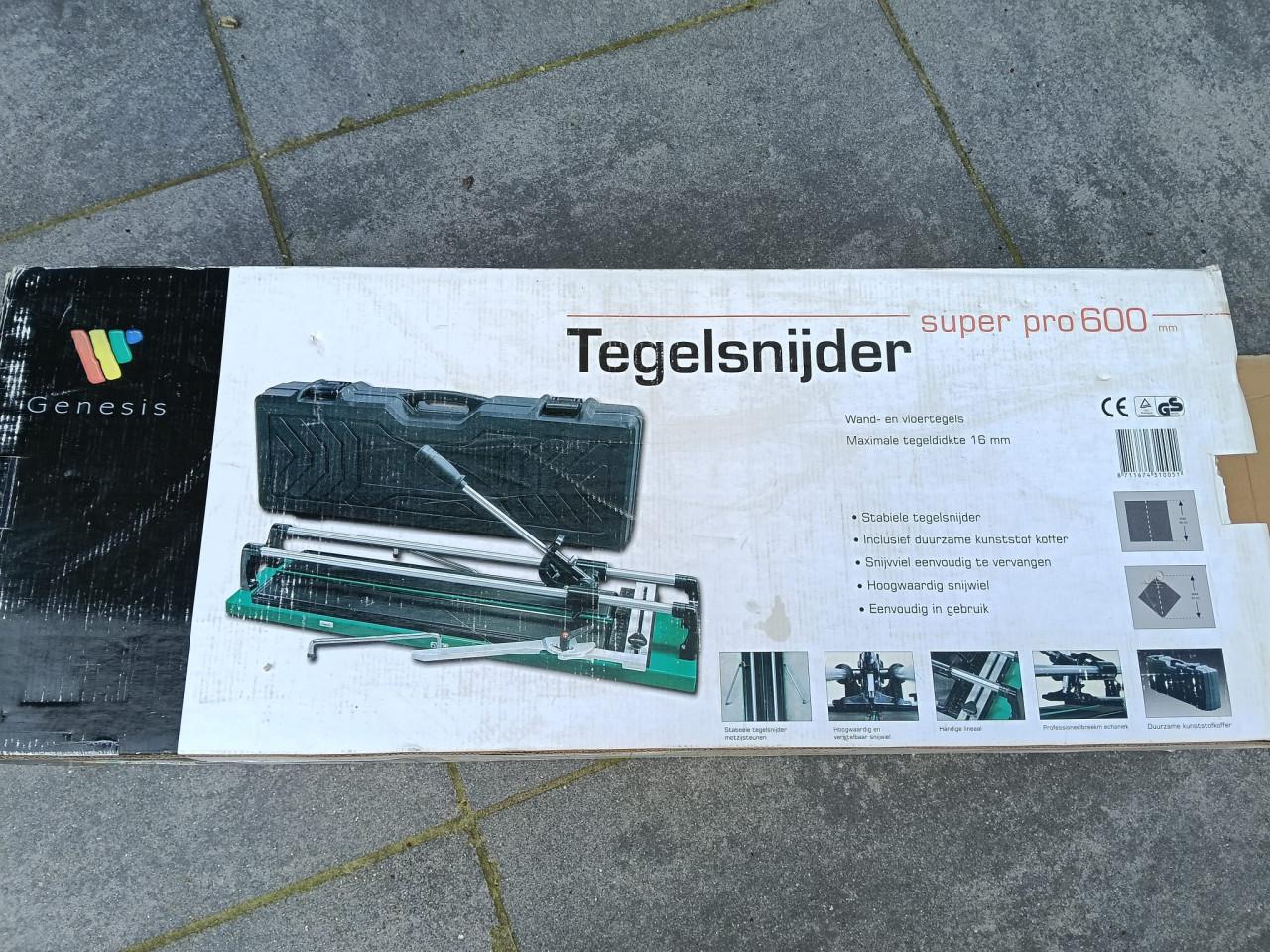 Tegelzaag en Tegelsnijder