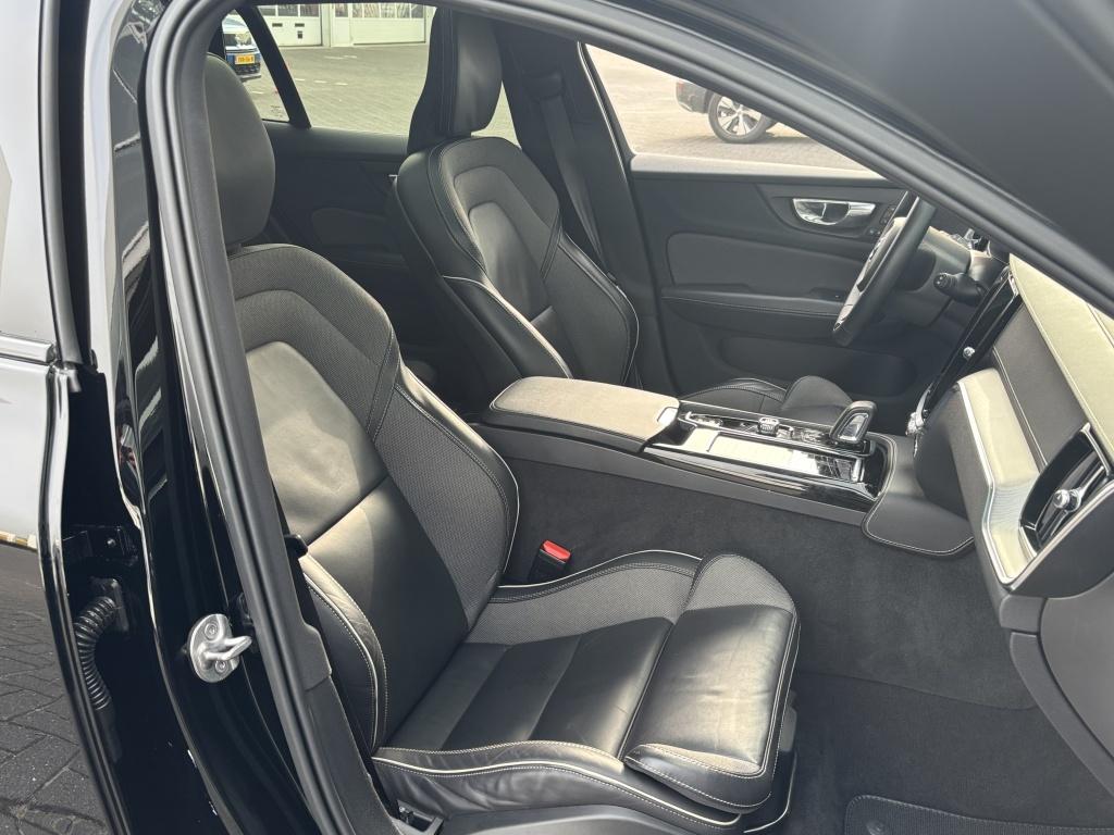 Volvo V60 t6 398pk recharge r-design| panodak| adap.cruise| camera| awd